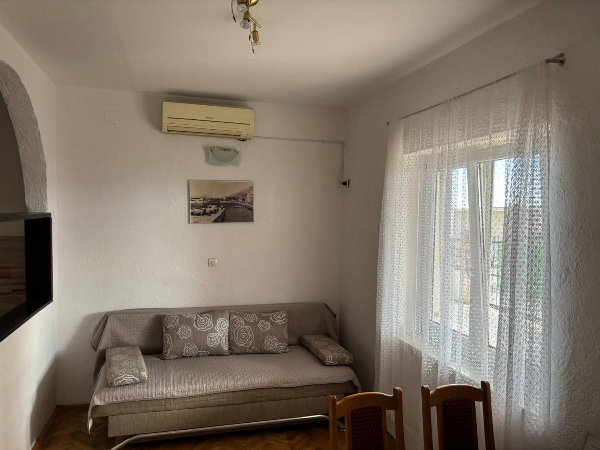 Apartments & Room Madi Senj  Ngoại thất bức ảnh
