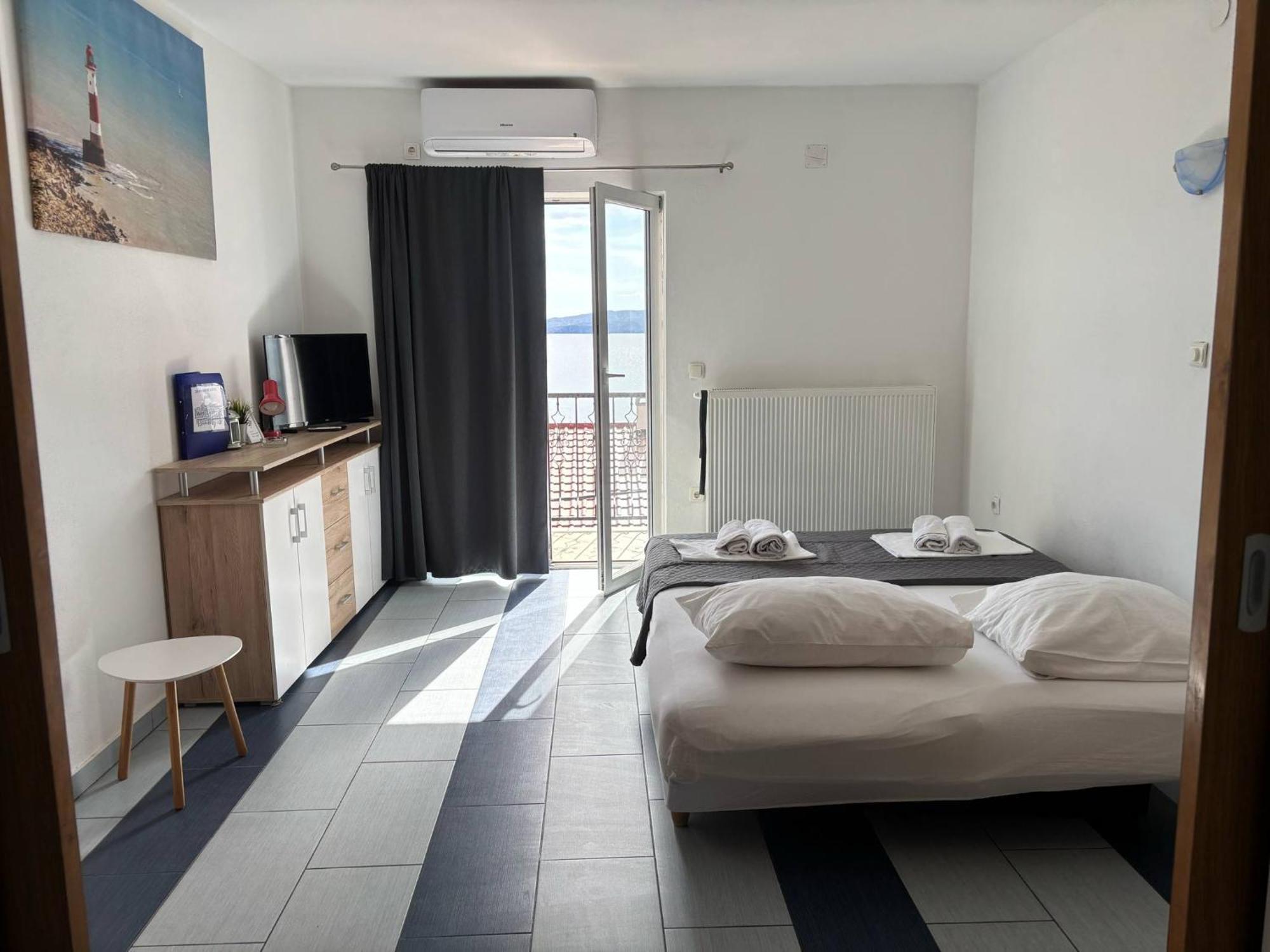Apartments & Room Madi Senj  Ngoại thất bức ảnh